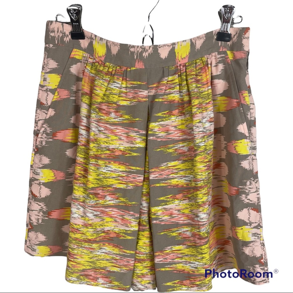 Tibi 100% Silk Artsy Abstract  Tribal High Rise Flowy Shorts Pockets Size 2